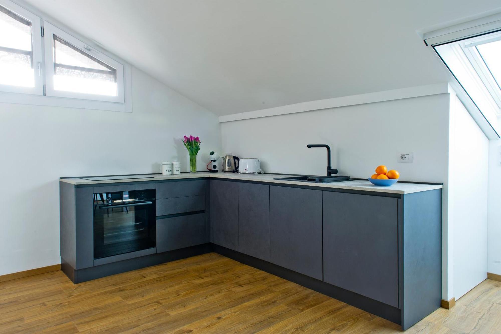 Sky View Apartment Комо Екстериор снимка